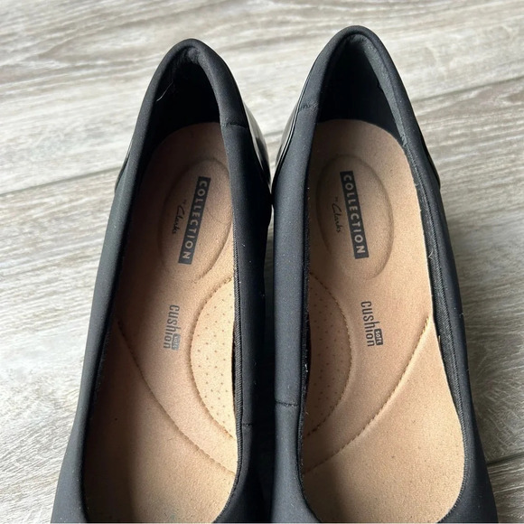 Clarks Women's Flores Poppy Pumps - Picture 7 of 14